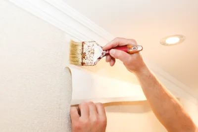 Pose de papier peint à Fougaron — revêtements muraux et toiles de verre